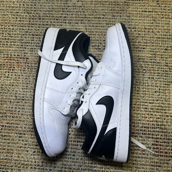 White and Black Air Jordan 1 Sneakers - Picture 7 of 7
